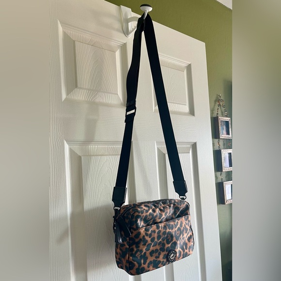 Kurt Geiger Camera Bag Crossbody Leopard Brown Quilted Nylon Shoulder Bag - Picture 2 of 8